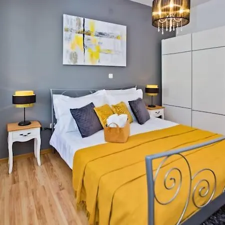 Tino With Two Sunny Terace Appartamento