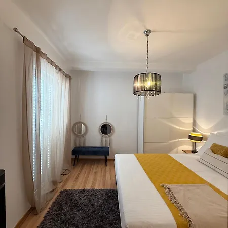 Tino With Two Sunny Terace Apartament *