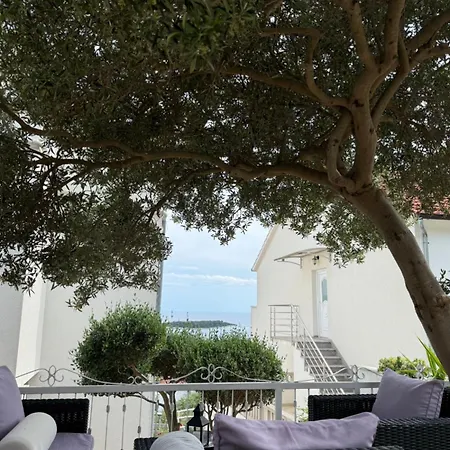 Tino With Two Sunny Terace Hvar Town